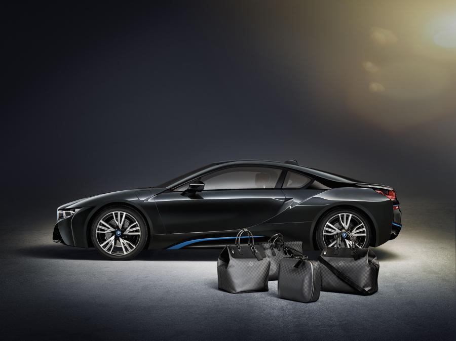  BMW i8 2014 года  (фото 115 из 180)